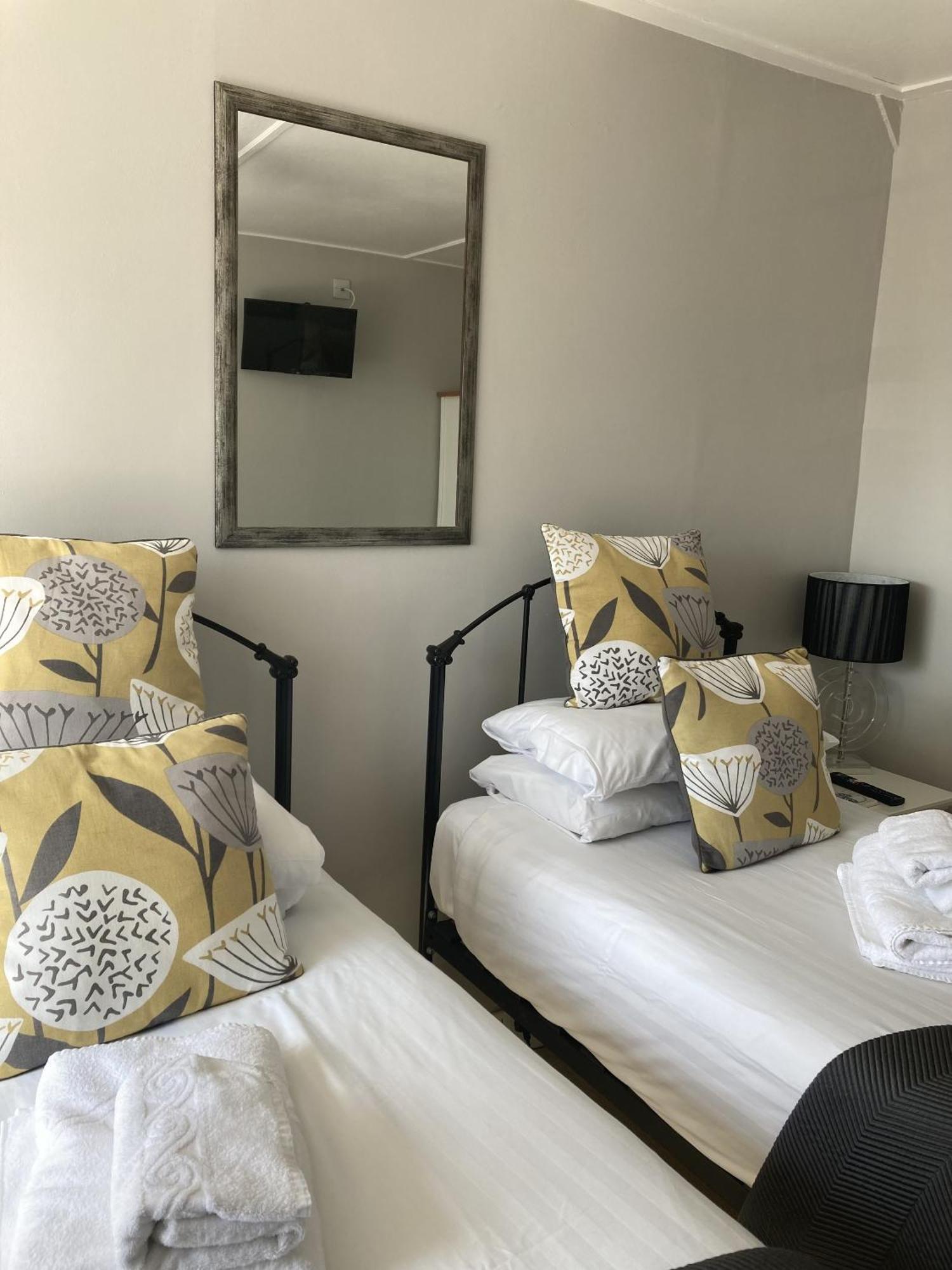 Old Temperance House Bed & Breakfast Saint Keverne Phòng bức ảnh
